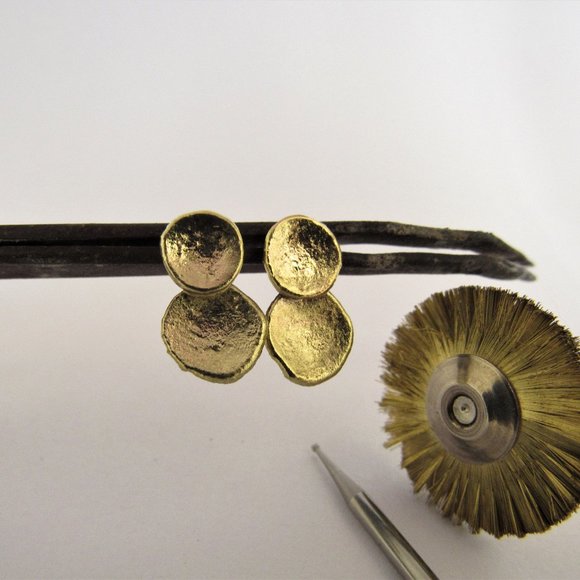 Gold earrings. 14k solid yellow gold Earrings.